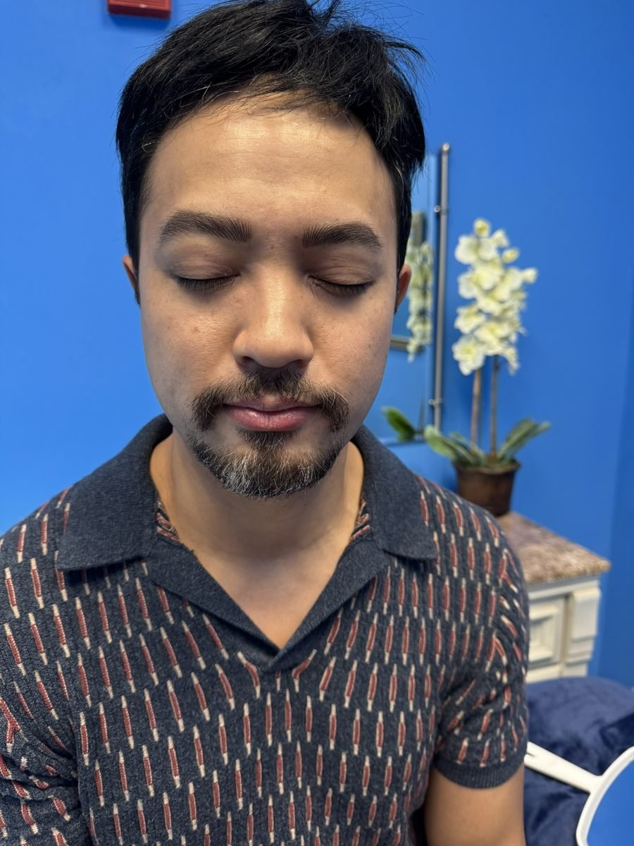 Nano hairstroke brows on a male client